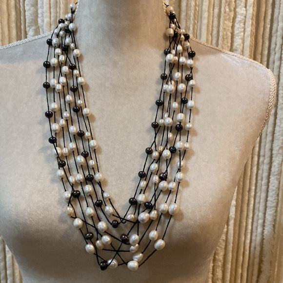 Pearl Necklace Bundle - Picture 2 of 10